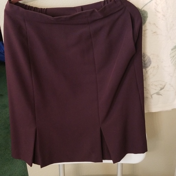 Liz Baker skirt suit - Picture 2 of 4